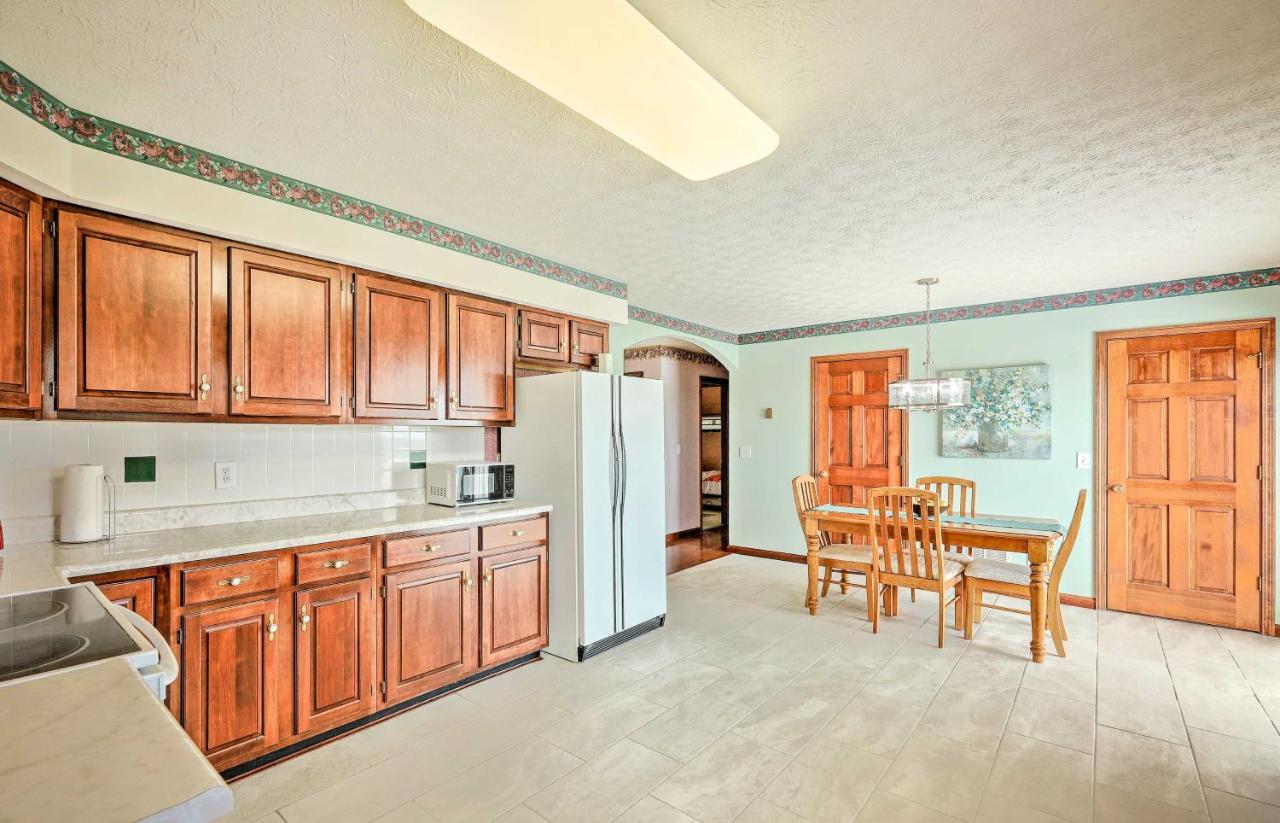 Charming Williamstown Retreat With Private Yard Villa Екстериор снимка