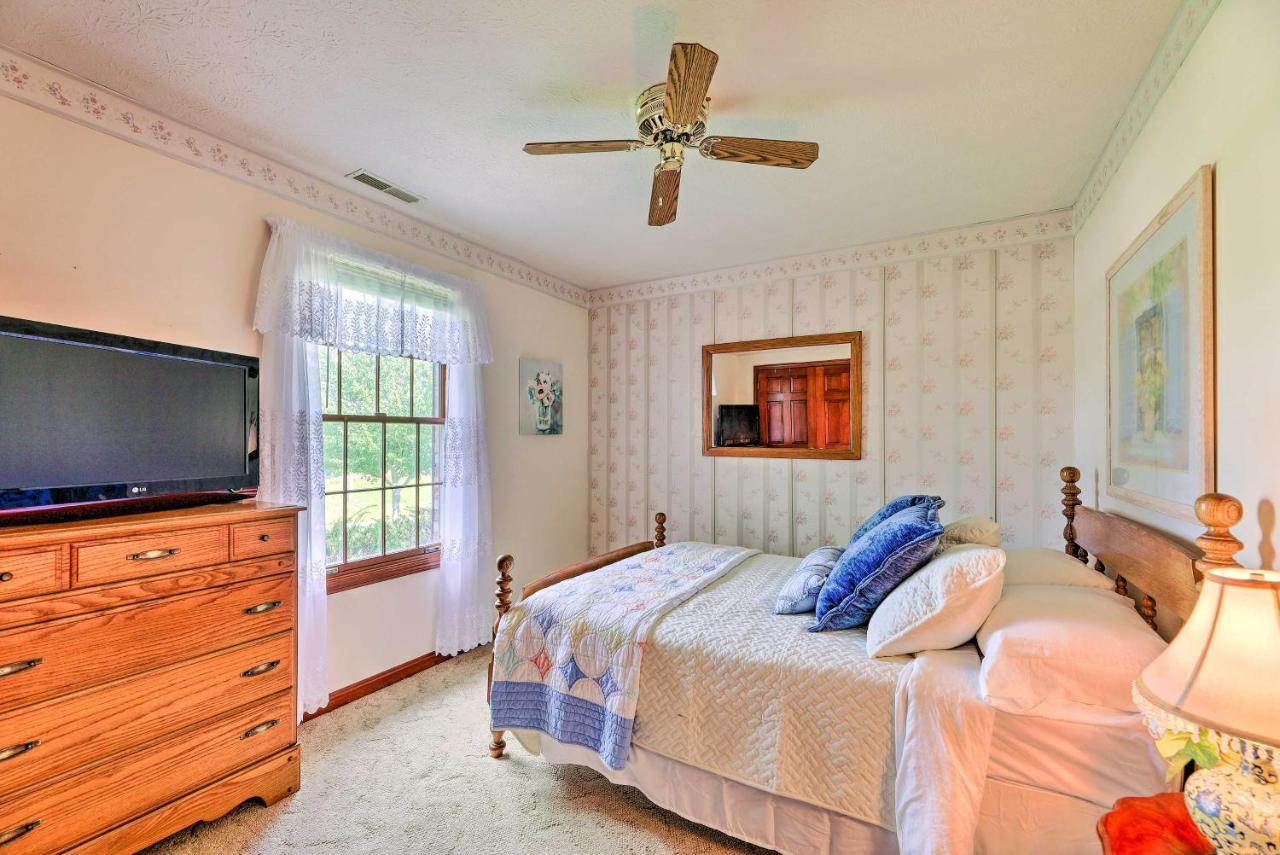 Charming Williamstown Retreat With Private Yard Villa Екстериор снимка