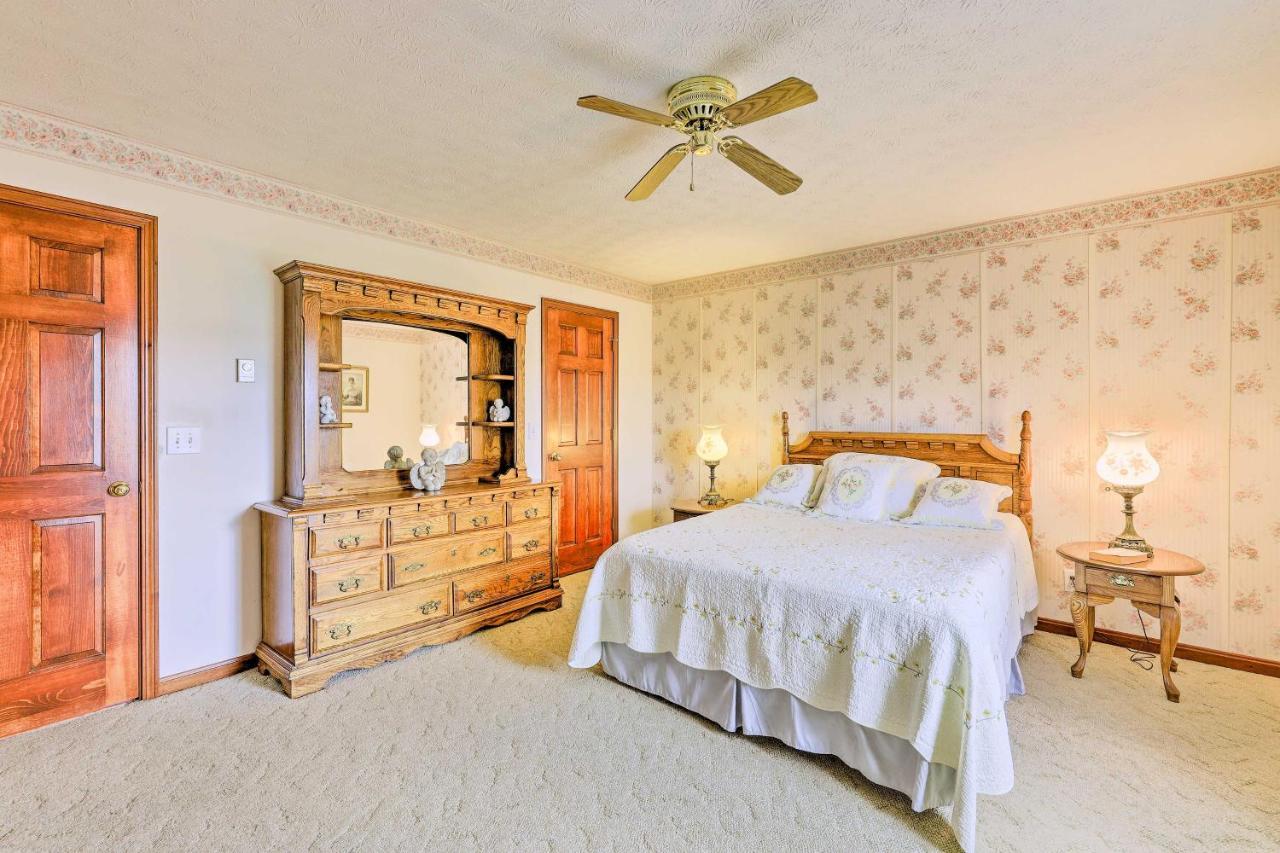 Charming Williamstown Retreat With Private Yard Villa Екстериор снимка