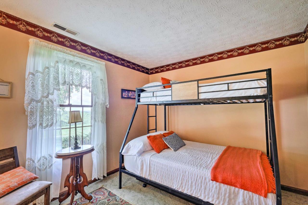 Charming Williamstown Retreat With Private Yard Villa Екстериор снимка
