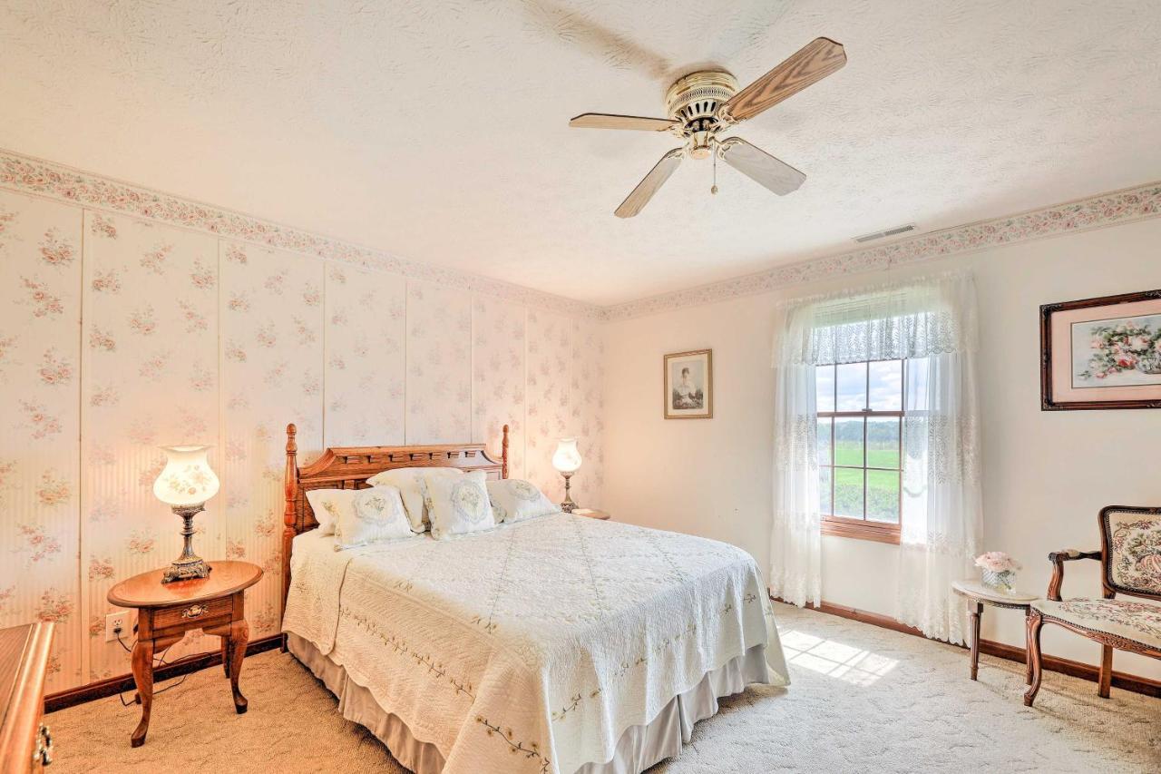 Charming Williamstown Retreat With Private Yard Villa Екстериор снимка