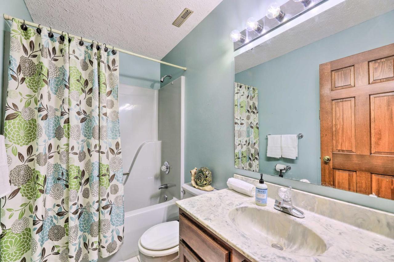 Charming Williamstown Retreat With Private Yard Villa Екстериор снимка