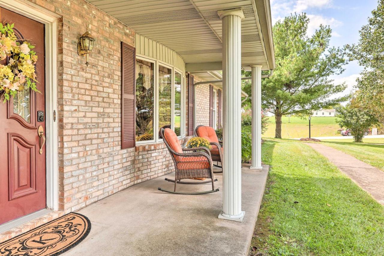 Charming Williamstown Retreat With Private Yard Villa Екстериор снимка